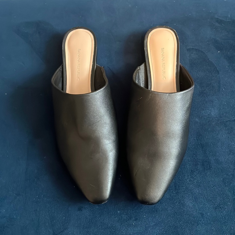 Banana Republic Black Mules